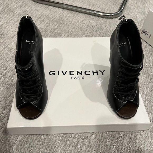 Givenchy booties - Picture 1 of 10